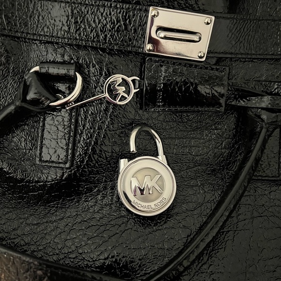 Michael Kors North/South Hamilton textured patent leather tote - Picture 8 of 16